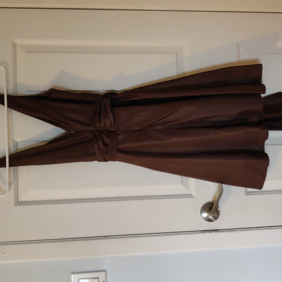Brown Sleeveless Dress - Picture 4 of 5